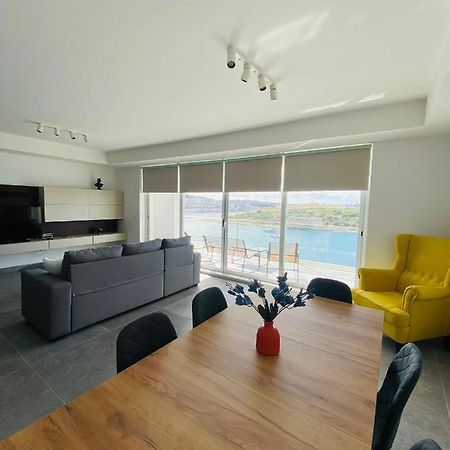 Sliema Seaview Apartment- Valletta Views - Apt 8, 49 Tigne Point Mansions Bagian luar foto