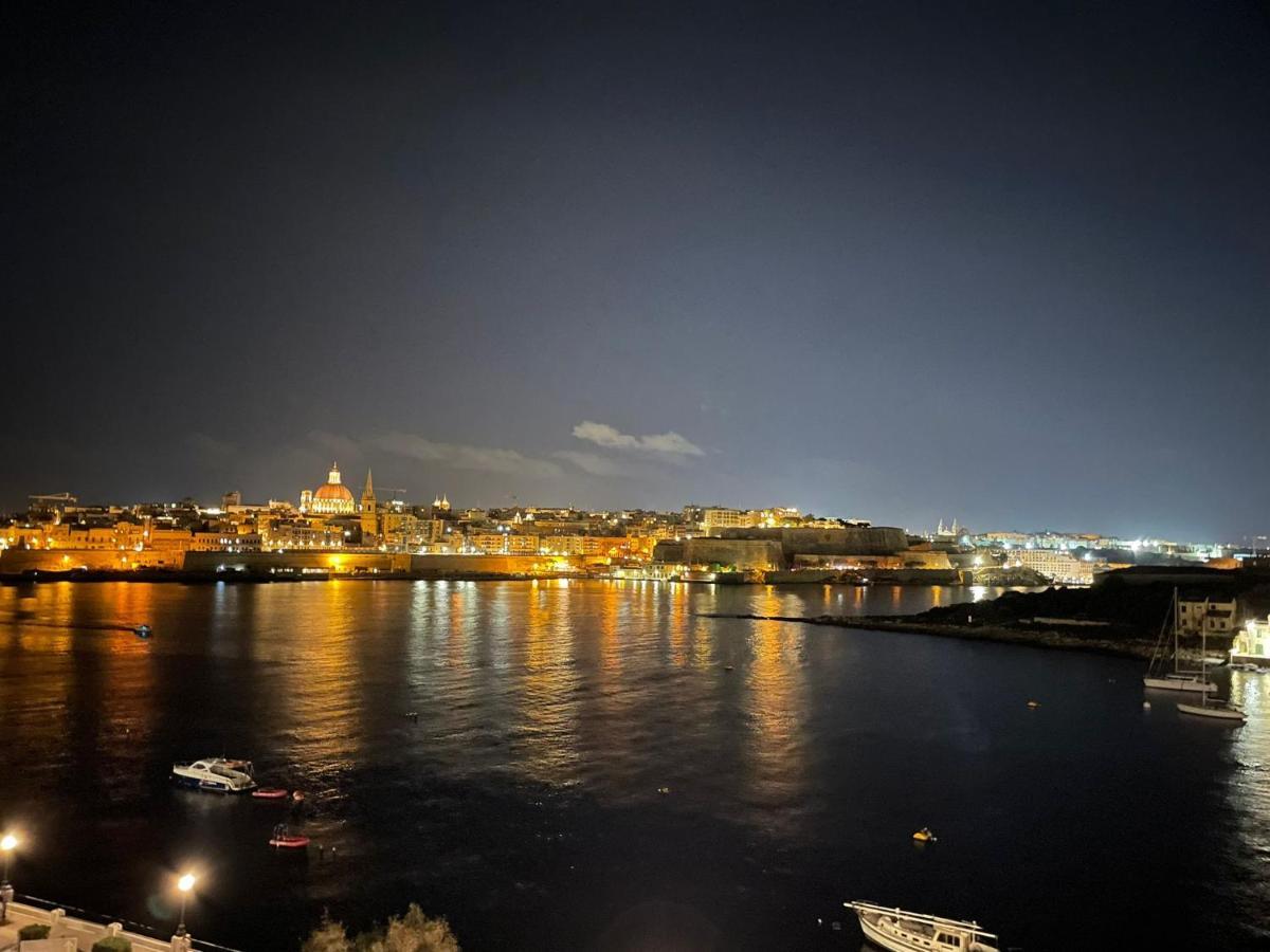 Sliema Seaview Apartment- Valletta Views - Apt 8, 49 Tigne Point Mansions Bagian luar foto