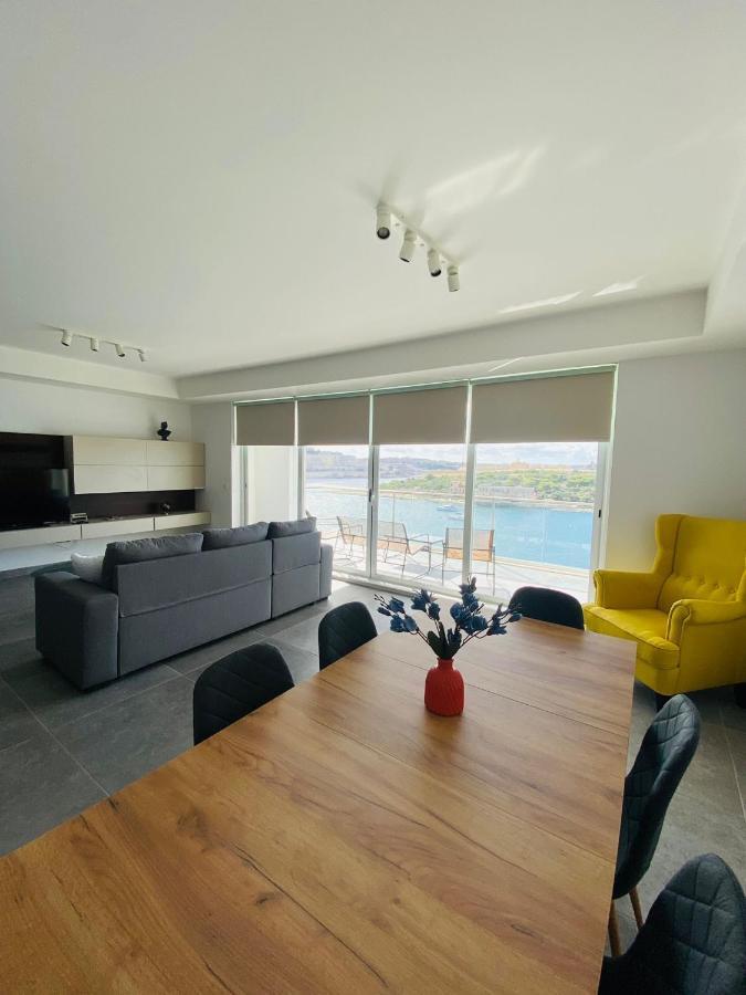 Sliema Seaview Apartment- Valletta Views - Apt 8, 49 Tigne Point Mansions Bagian luar foto