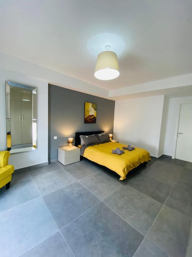 Sliema Seaview Apartment- Valletta Views - Apt 8, 49 Tigne Point Mansions Bagian luar foto