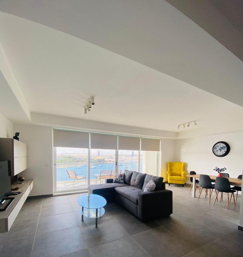 Sliema Seaview Apartment- Valletta Views - Apt 8, 49 Tigne Point Mansions Bagian luar foto